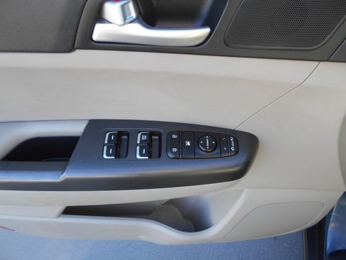 Used 2020 Kia Sportage LX w/ LX Popular Package image 16