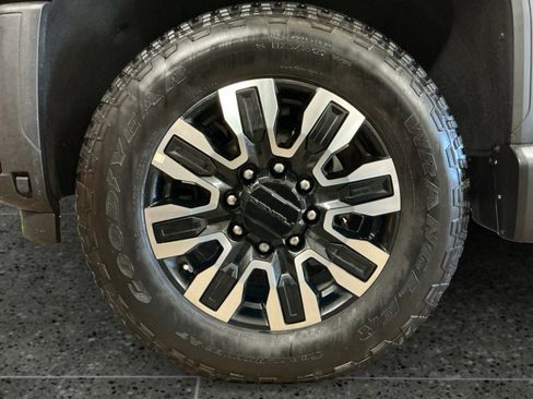 Used 2025 GMC Sierra 3500 Denali Ultimate AWD/4WD image 14