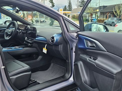 New 2026 Chevrolet Equinox EV LT image 12