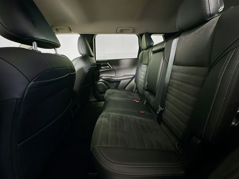 Used 2024 Mitsubishi Outlander SE image 28