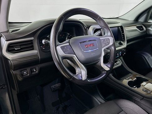 Used 2020 GMC Acadia SLE w/ Driver Convenience Package image 9