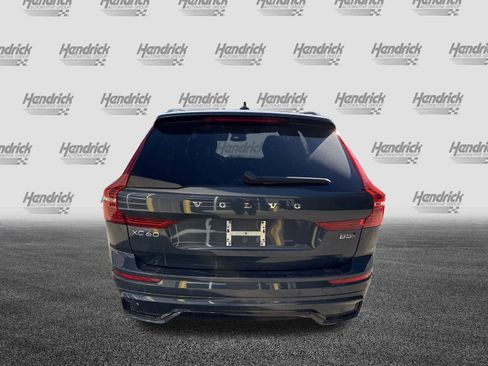 Used 2025 Volvo XC60 B5 Plus image 9