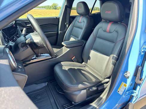 Used 2024 Chevrolet Trax RS w/ Sunroof Package FWD image 11
