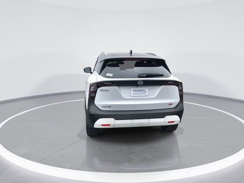 Used 2025 Nissan Kicks SR image 7
