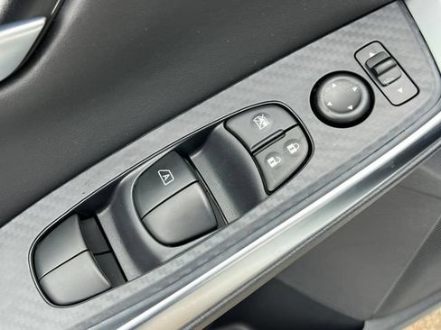 New 2025 Nissan Sentra SR FWD image 12