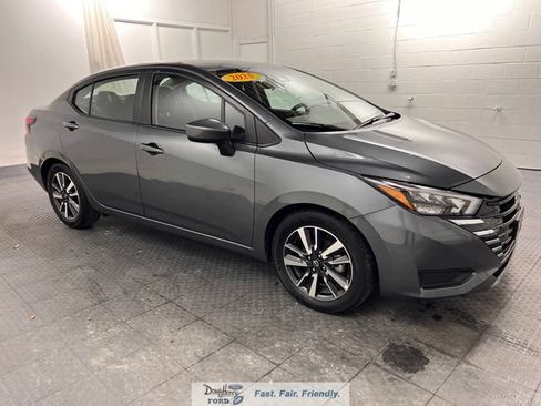 Used 2025 Nissan Versa SV FWD image 3