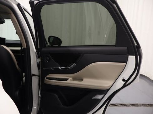 Used 2025 Lincoln Corsair Reserve w/ Equipment Group 202A image 15