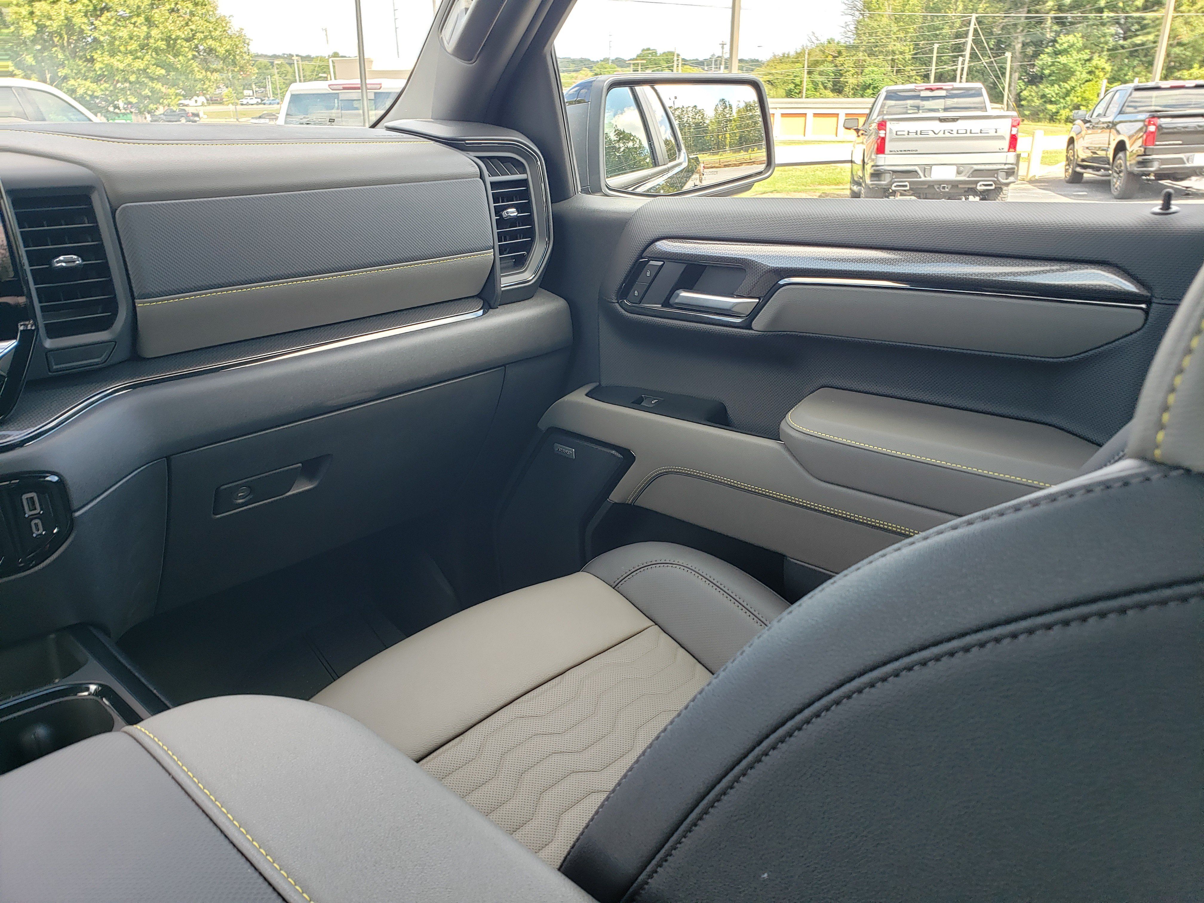 Used 2026 Chevrolet Silverado 1500 ZR2 w/ LPO, Dark Essentials Package AWD/4WD image 37