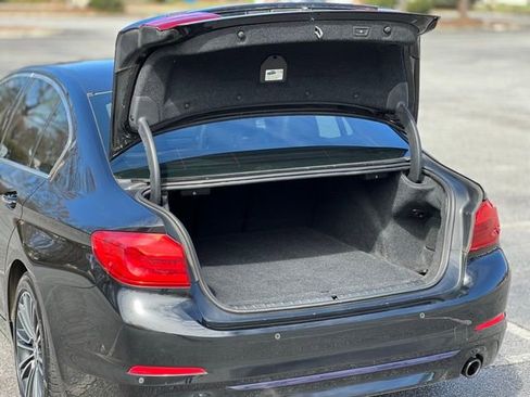 Used 2017 BMW 530i xDrive 530i xDrive image 44