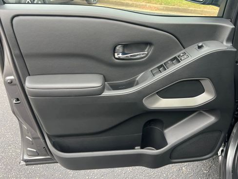 Certified 2025 Nissan Frontier SV w/ SV Convenience Package image 5