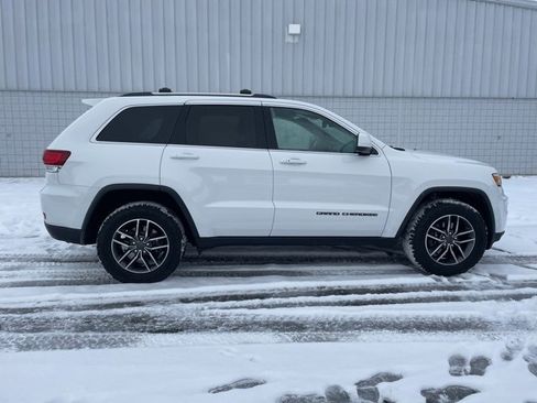 Used 2020 Jeep Grand Cherokee Laredo w/ 18" Wheel & 8.4" Radio Group image 15