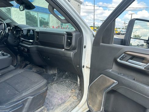 Used 2024 Chevrolet Silverado 2500 LT w/ Convenience Package AWD/4WD image 12