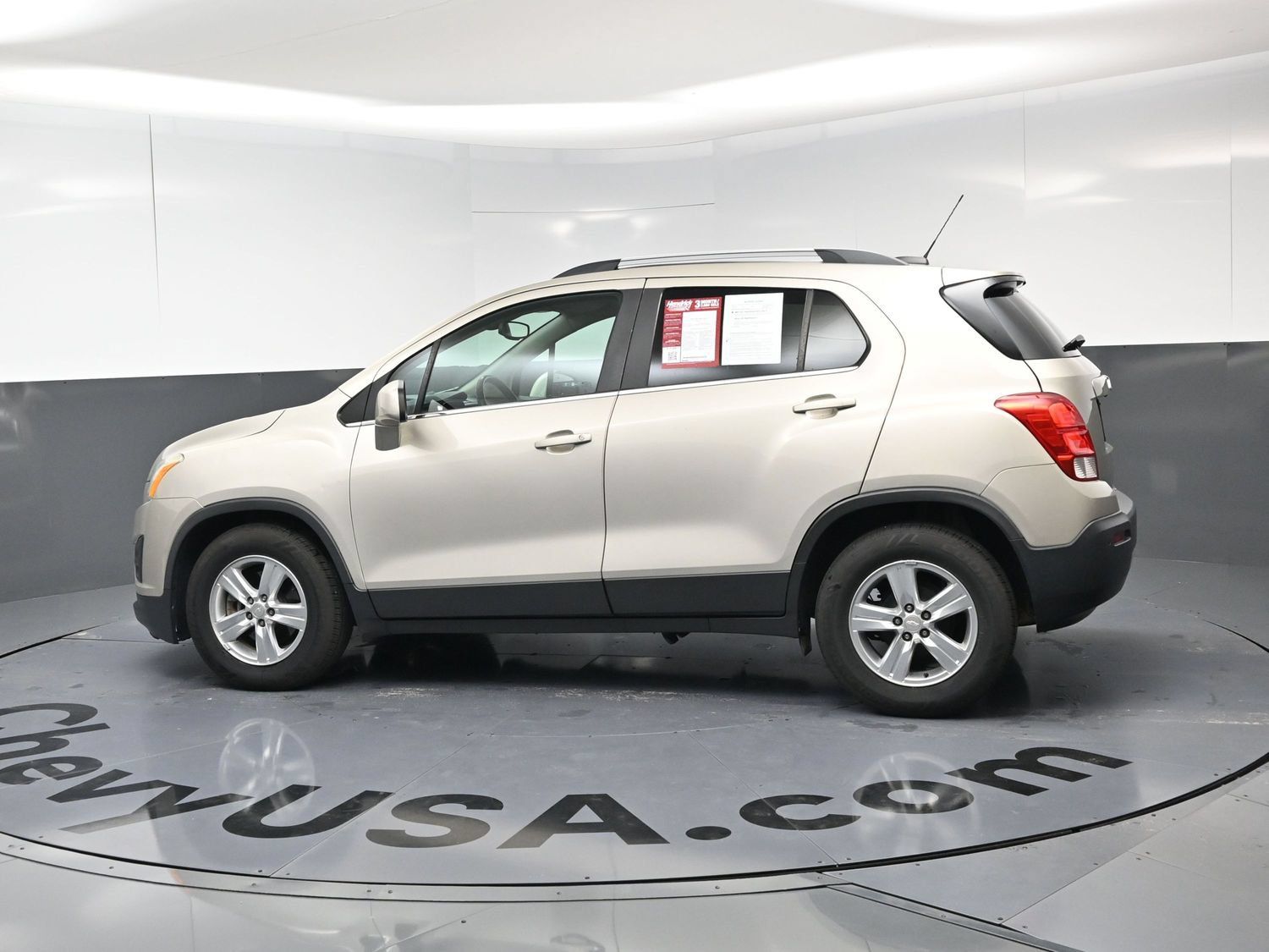 Used 2016 Chevrolet Trax LT w/ LT Convenience Package FWD image 12