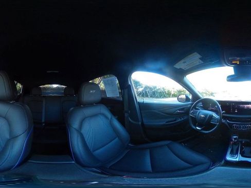 Used 2025 Buick Envista Sport Touring image 40