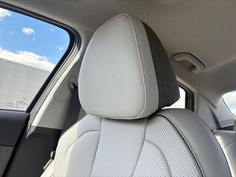 New 2026 Hyundai Elantra Limited FWD image 16