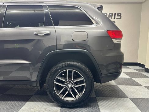 Used 2018 Jeep Grand Cherokee Limited image 15