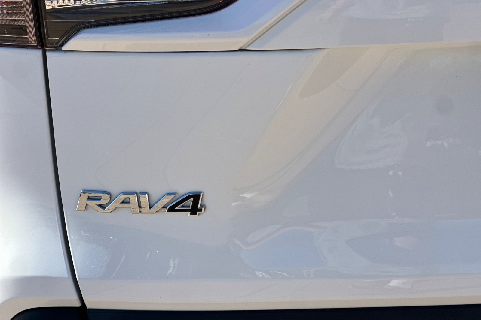 Certified 2020 Toyota RAV4 LE w/ All Weather Liner Package FWD image 31