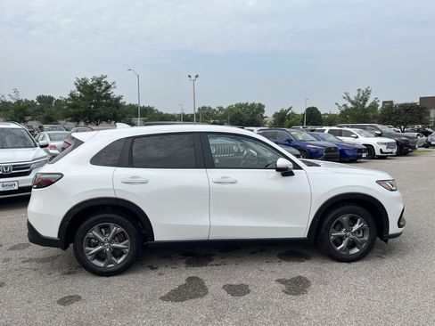 Certified 2026 Honda HR-V LX image 4