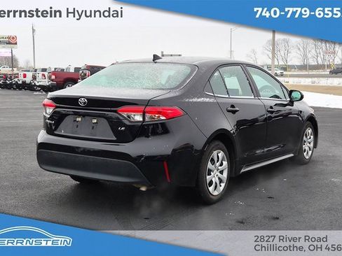 Used 2024 Toyota Corolla LE image 29