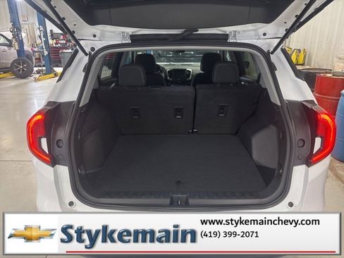 Used 2022 GMC Terrain SLE image 32