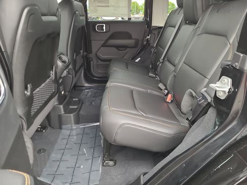 New 2025 Jeep Wrangler Unlimited Rubicon 392 image 21