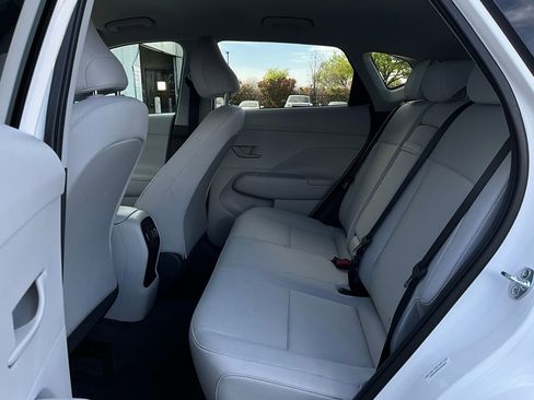 Used 2025 Hyundai Kona SEL image 12