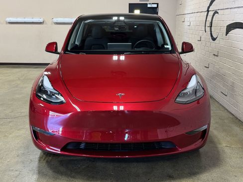 Used 2024 Tesla Model Y Long Range AWD/4WD image 8