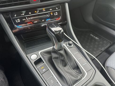 New 2026 Volkswagen Jetta SE FWD image 25