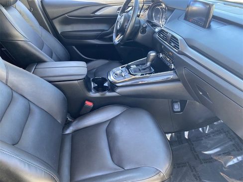 Used 2019 MAZDA CX-9 Touring w/ Touring Premium Package image 9