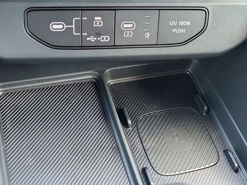 New 2025 Kia Carnival SX image 24