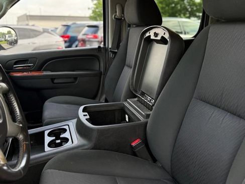 Used 2013 GMC Yukon XL SLE w/ Convenience Package AWD/4WD image 29