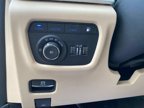 Used 2024 Jeep Grand Cherokee Limited 4xe AWD/4WD image 9