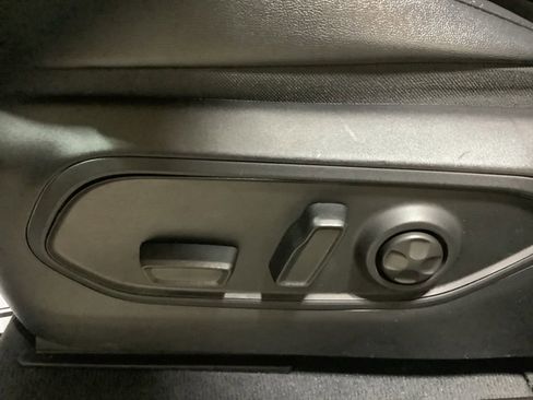 Used 2023 Jeep Grand Cherokee Limited w/ Luxury Tech Group II AWD/4WD image 23