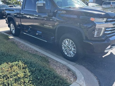 Used 2022 Chevrolet Silverado 2500 High Country w/ Z71 Off-Road Package AWD/4WD image 2