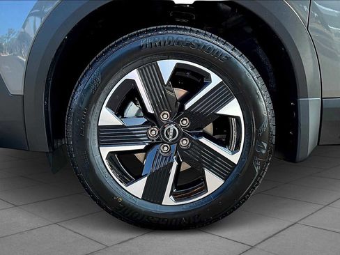 New 2025 Nissan Kicks SV image 11