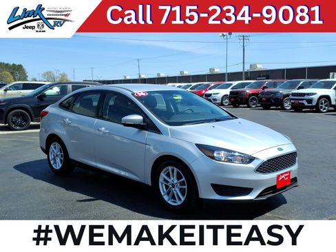 Used 2016 Ford Focus SE FWD image 1