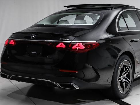 New 2026 Mercedes-Benz E 350 4MATIC Sedan image 4