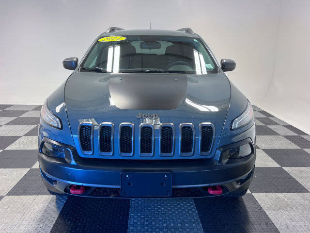 Used 2014 Jeep Cherokee Trailhawk w/ Leather Interior Group AWD/4WD image 2