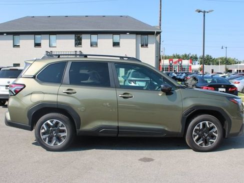 Used 2026 Subaru Forester Premium AWD/4WD image 6