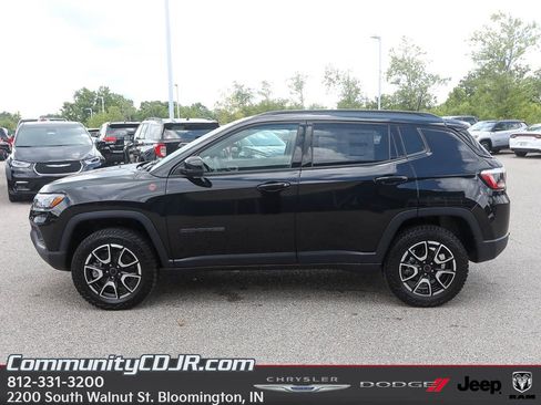 New 2025 Jeep Compass Trailhawk w/ Trailhawk Convenience Group image 3
