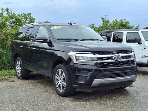Used 2023 Ford Expedition Limited AWD/4WD image 2