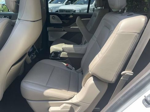 Used 2022 Lincoln Aviator Grand Touring w/ Equipment Group 301A AWD/4WD image 34