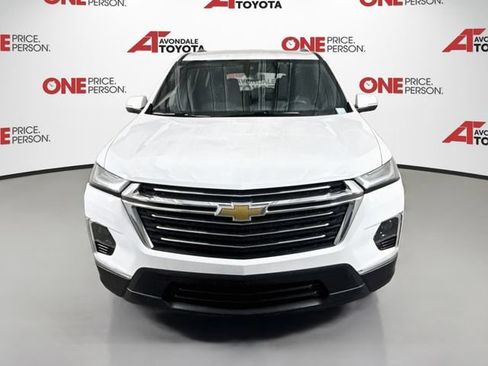 Used 2023 Chevrolet Traverse LT FWD image 2