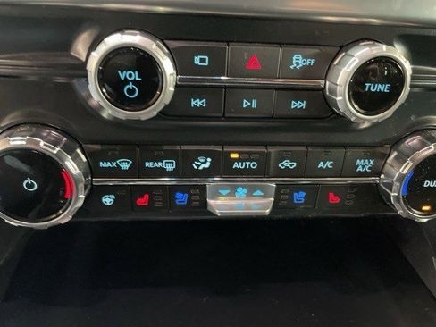 Used 2025 Ford F150 Lariat w/ Equipment Group 502A High image 13