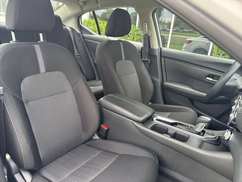 Used 2025 Nissan Sentra SV FWD image 34
