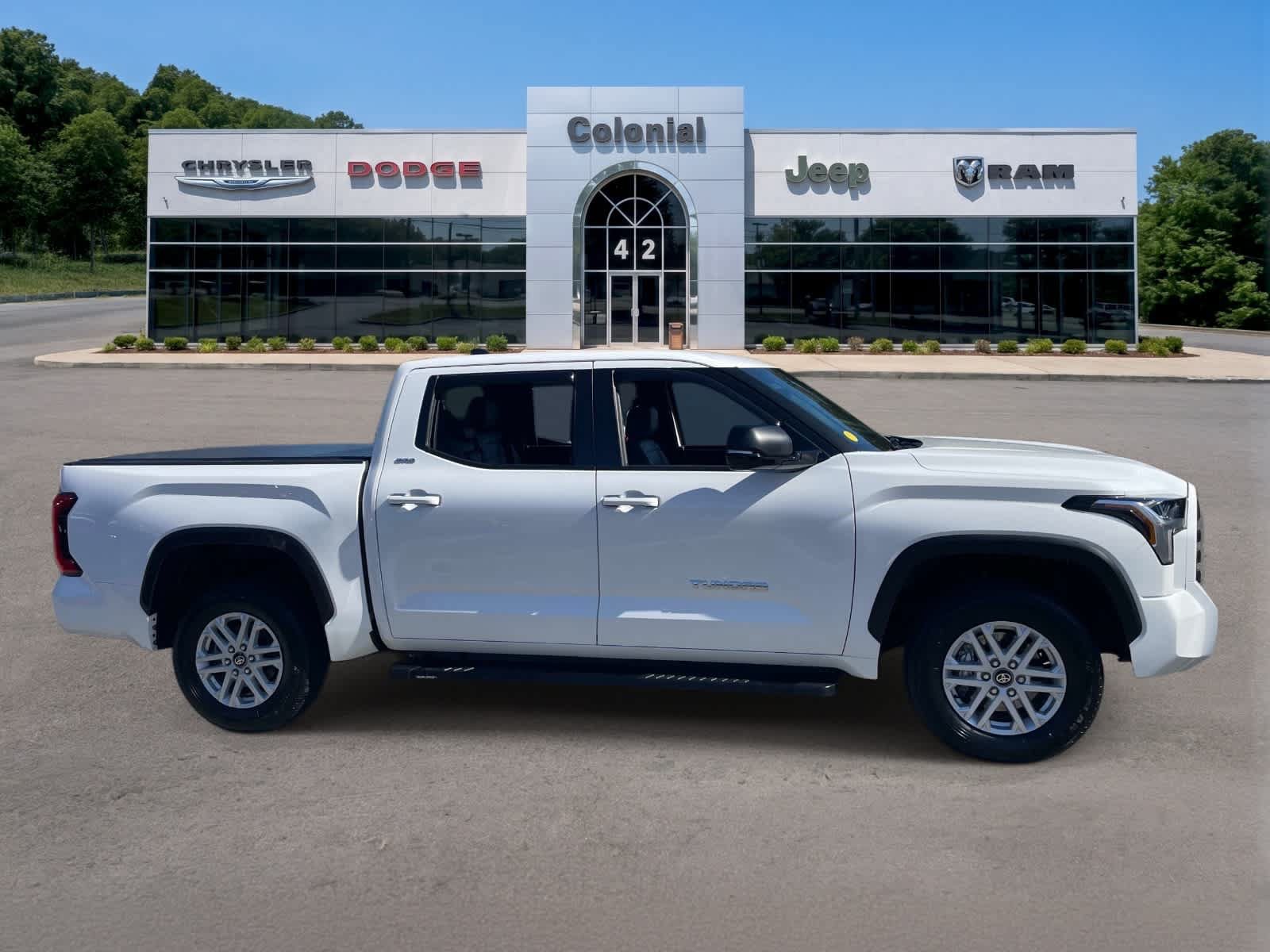 Used 2025 Toyota Tundra SR5 w/ SR5 Premium Package AWD/4WD image 7