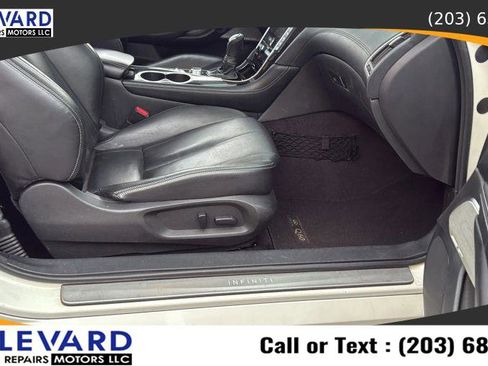 Used 2017 INFINITI Q60 3.0t w/ Premium Plus Package 3.0T image 32