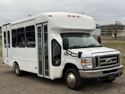 Used 2019 Ford E-350 and Econoline 350 Super Duty w/ Shuttle Bus Prep Package image 7