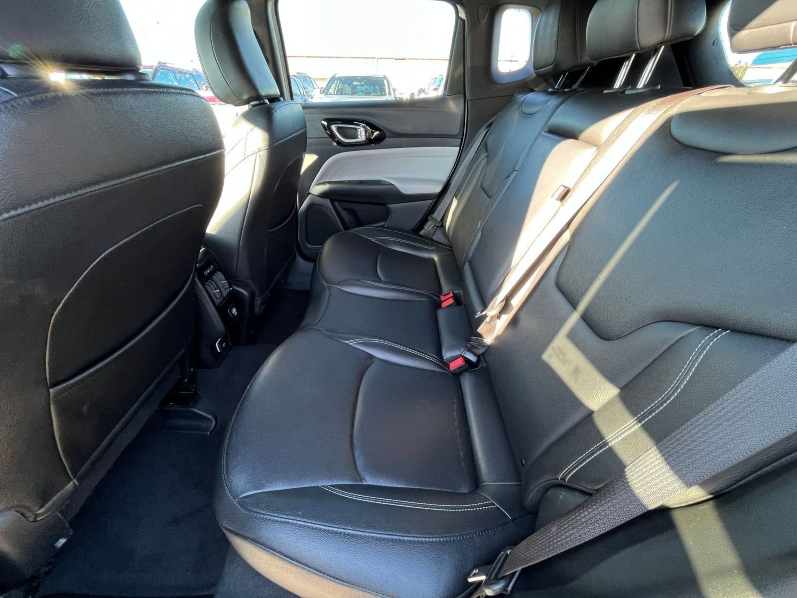 Used 2025 Jeep Compass Limited AWD/4WD image 26