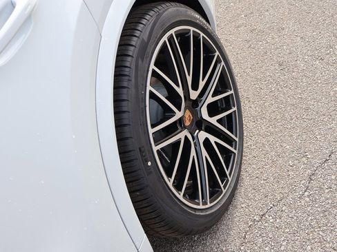 New 2026 Porsche Cayenne Coupe image 38